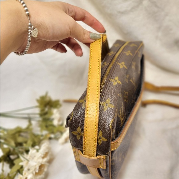 Authentic Louis Vuitton Jeune Fille MM crossbody shoulder bag - Picture 6 of 16